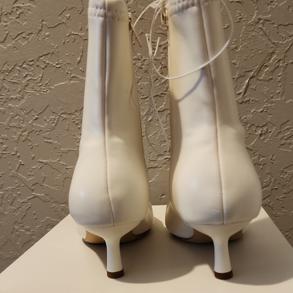 Women's Cream Ankle Boots - Picture 4 of 5